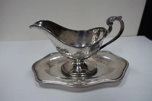 RTSBx SILVERCRAFT SHEFFIELD EPNS HAMMERED SURFACE SAUCE BOAT & PLATE Silverplate - Picture 1 of 10