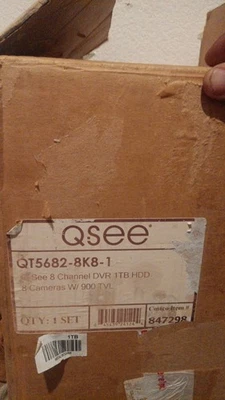 Surveillance System With Dvr And  8 video Cameras  -  New   - Image 1 of 3