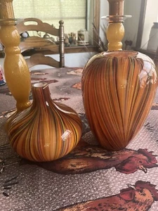 2er SET MURANO STIL SPÄTE 1960ER JAHRE 9" & 6,75" GEFASST MUNDGEBLASENE GLAS GEFIEDERTE VASEN - Bild 1 von 7