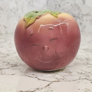 Anthropomorphic Salt Pepper Apple Closed Eyes Smiling Face w/ Sticker Enesco - Picture 1 of 7