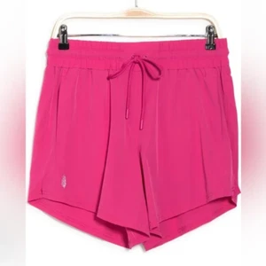 Free People Levitate Taillenshorts mit Kordelzug | Pink | Medium | Neu mit Etikett | 58 $ - Bild 1 von 4