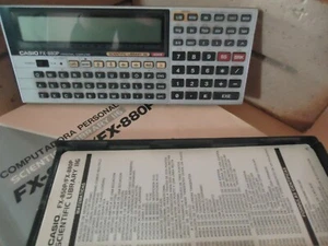 Calculadora científica Casio FX-880p 32KB Libreria integrada de formulas - Imagen 1 de 4