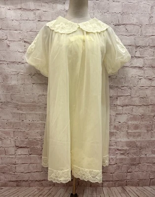 Vintage Shadowline Women Petite Short Peignoir Set Nightgown & Robe 1960s - Image 1 of 4