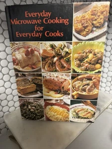 1979-EVERYDAY MICROWAVE COOKING FOR EVERYDAY COOKS - TOSHIBA- - Bild 1 von 3