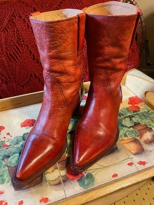 STUNNING COLE HAAN POINTY TOE COWBOY WESTERN RED LEATHER BOOTS 9B Made in ITALY! - Image 1 of 4