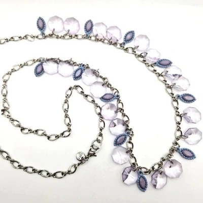 Collar Largo Marca Loft Tono Plateado 34" con Cristal Púrpura Pálido y Dijes Azules Foto 1 de 4