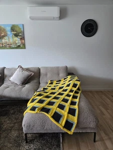 New Handmade Knit Blanket Throw Wool Geometric Patterned Chunky Unique Gift New - Picture 1 of 7