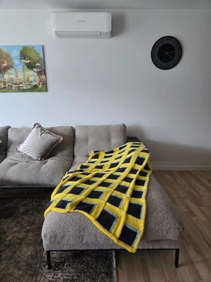 New Handmade Knit Blanket Throw Wool Geometric Patterned Chunky Unique Gift New - Image 1 of 4