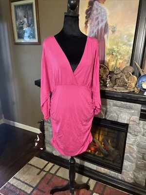 Sexy Vestido de Club Rosa Medianoche Terciopelo Mangas con Capa Lados Ajustados ¡Corte Bajo! Foto 1 de 4