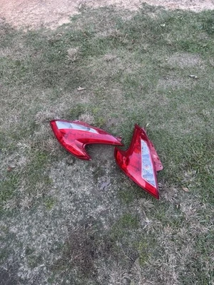 Пара светодиодных задних фонарей 370z от оригинального производителя - Изображение 1 из 2