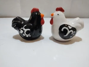 Vintage Ceramic Chicken Farm Animals Salt Pepper Shakers Farmhouse Black White - Picture 1 of 14