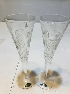 Set of 2 Shannon 24% Lead Crystal Cut Heart Design Toasting Champagne Flutes - Picture 1 of 3