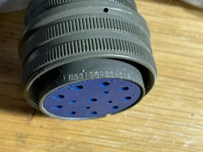 Amphenol circular connector;MS3106A28-20S  14 pins  connector - Image 1 of 4