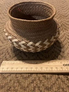 Vtg. Hand Woven 4" Pine Needle Basket Vessel Vase EUC - Picture 1 of 5