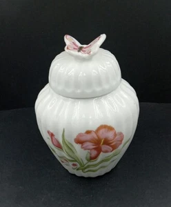  Vintage Karen Carson  Creations Butterfly Ginger Jar W/ Lid  Porcelain 5” - Picture 1 of 13