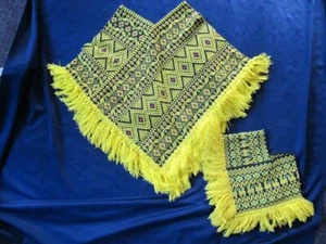 1 Vintage GUATEMALA giallo PONCHO HUIPIL BAMBINO retrò BOHO giacca arte FASHiON - Foto 1 di 1