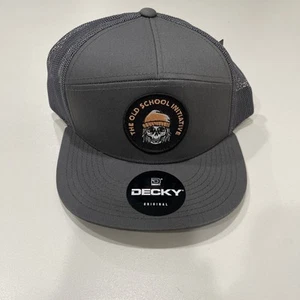 Decky 7 Panel Structured Trucker The Old School Initiative Charcoal Skull Beanie - Picture 1 of 5