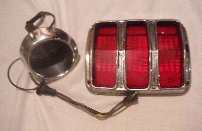 Ford Mustang 1964-66 piezas/luz de estacionamiento delantera/luz trasera roja con carcasa Foto 1 de 4