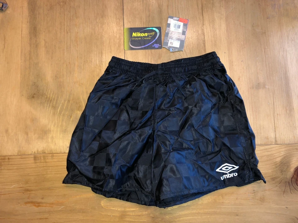Pantalones Cortos Atléticos UMBRO Negros a Cuadros Niños Fútbol Deportes 3XS-2XS-XS-S-M-L-XL Foto 1 de 4