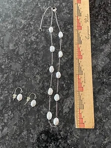 Pearl Necklace and drop earrings set - Picture 1 of 5