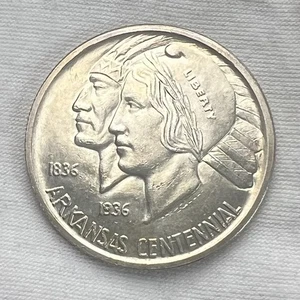 1935 Arkansas Centennial Commemorative .50c Half Dollar Silver Coin - Picture 1 of 3