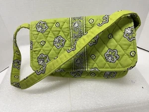 BOLSO DE MANO VERA BRADLEY VERDE FLORAL HOMBRO A PRESIÓN PEQUEÑA MANCHA EN LA PARTE INFERIOR COMO ESTÁ - Imagen 1 de 4