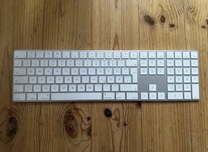 Apple Magic Keyboard Weiß mit Ziffernblock - Bild 1 von 3