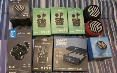 Lotto Auricolari Bluetooth/casse/tastiera+Regalo Necklace E Lipstick Cover - Immagine 1 di 3