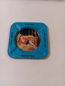 Vintage Werbung Sexy Pin Up Blech Aschenbecher. Korallen Hochzeitskapelle OK - Bild 1 von 5
