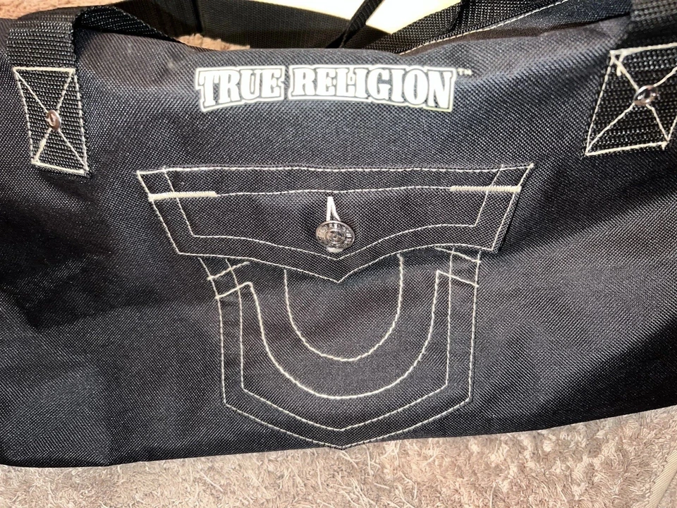 Bolsa de viagem True Religion preta de lona para academia - Imagem 1 de 1