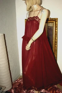 Langes seidenweiches Nylon Negligee Nachtkleid bordeaux ladylike Spitze Gr. S - Bild 1 von 4