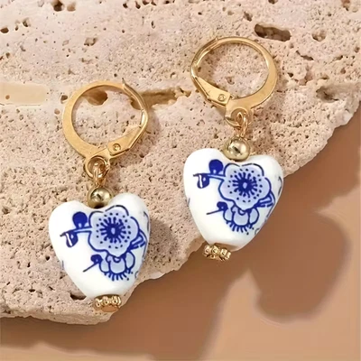 Pendientes de aro estilo porcelana azul y blanco diseño corazón mujer moda regalo Foto 1 de 2