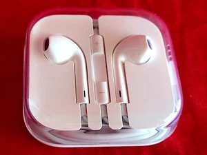Original OEM Apple iPhone EarPods Wired 3.5mm Headset Earbud Headphones New - Photo 1 sur 5