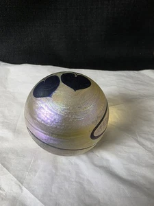  Robert Eickholt Studio Art Glas irisierender Briefbeschwerer Herzen & Ranken - Bild 1 von 8