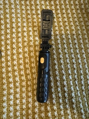 Q09 Smartphone Gimbal Stabilizer Handheld Selfie Stick Tripod,For Android&IPhone - Image 1 of 2