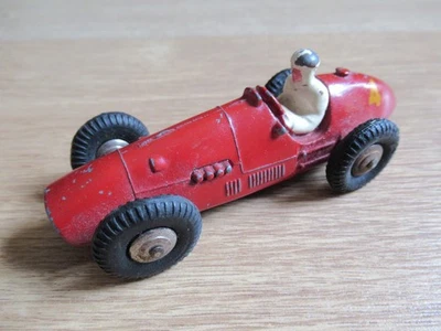 Dinky Toys FERRARI 23J CALANDRE LISSE 4, d'origine -Voiture course 1/43 - Ancien - Photo 1/4