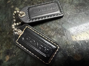(2) Coach SCHWARZ LEDER SCHLÜSSELANHÄNGER TASCHENANHÄNGER SCHLÜSSELANHÄNGER HANGTAG ANHÄNGER - Bild 1 von 4