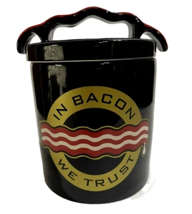 In Bacon We Trust Contenitore Grasso in Ceramica con Manico Pancetta Diametro 8"x7" - 6" - Foto 1 di 10
