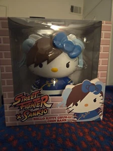 SANRIO STREET FIGHTER HELLO KITTY CHUN LI SDCC exklusive TOYNAMI MÜNZBANK - Bild 1 von 4