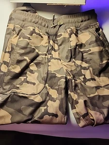 Wonde. R nation size small camo pants. - Picture 1 of 3