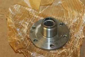 VW LT / Crafter PTO Power Take Off flange 000311807 New Genuine VW part - Picture 1 of 3