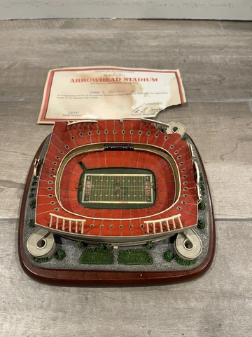 ARROWHEAD STADIUM KANSAS CITY CHEIFS DANBURY MINT LIMITED EDITION REPLICA READ! Cover