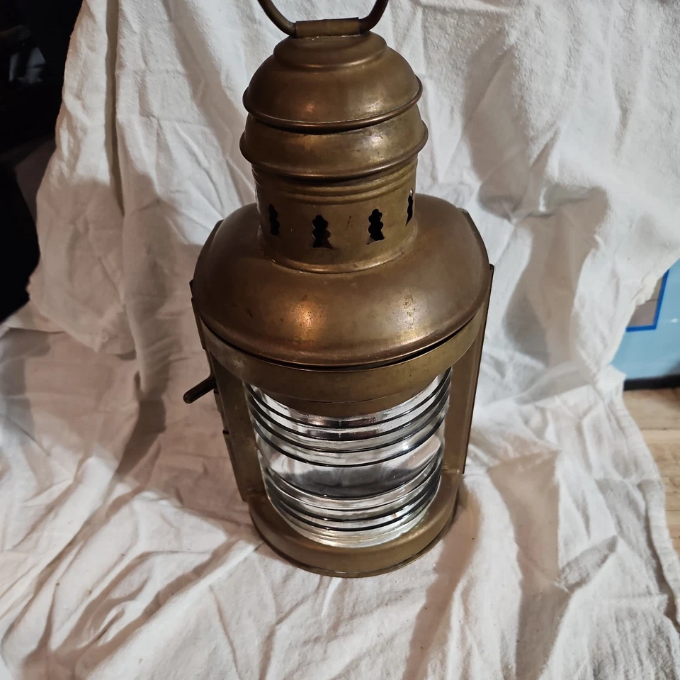 BRASS SHIP LANTERN NAUTICAL MARINE MARITIME LIGHT VINTAGE - Image 1 of 4