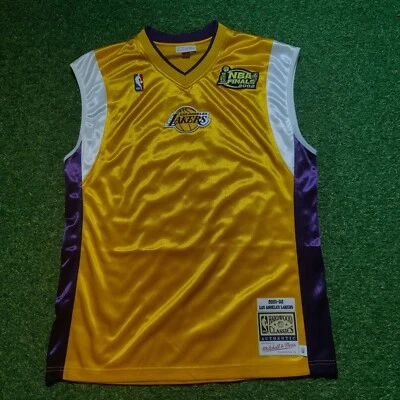 Mitchell & Ness 2001-2002 Los Angeles Lakers/Kobe Bryant Warm-Up Size L - Image 1 of 4