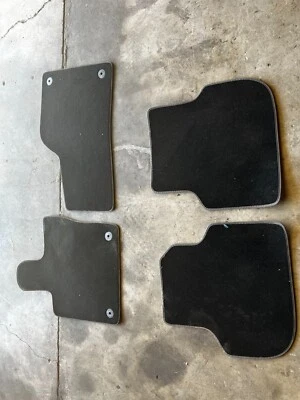 Juego de alfombrillas Volkswagen Jetta Hybrid 2013 1,4 L alfombrillas negras OEM  Foto 1 de 4