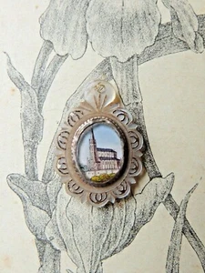 Ancien médaillon Pendentif nacre fixé sous verre Miniature reliquaire religion - Picture 1 of 2