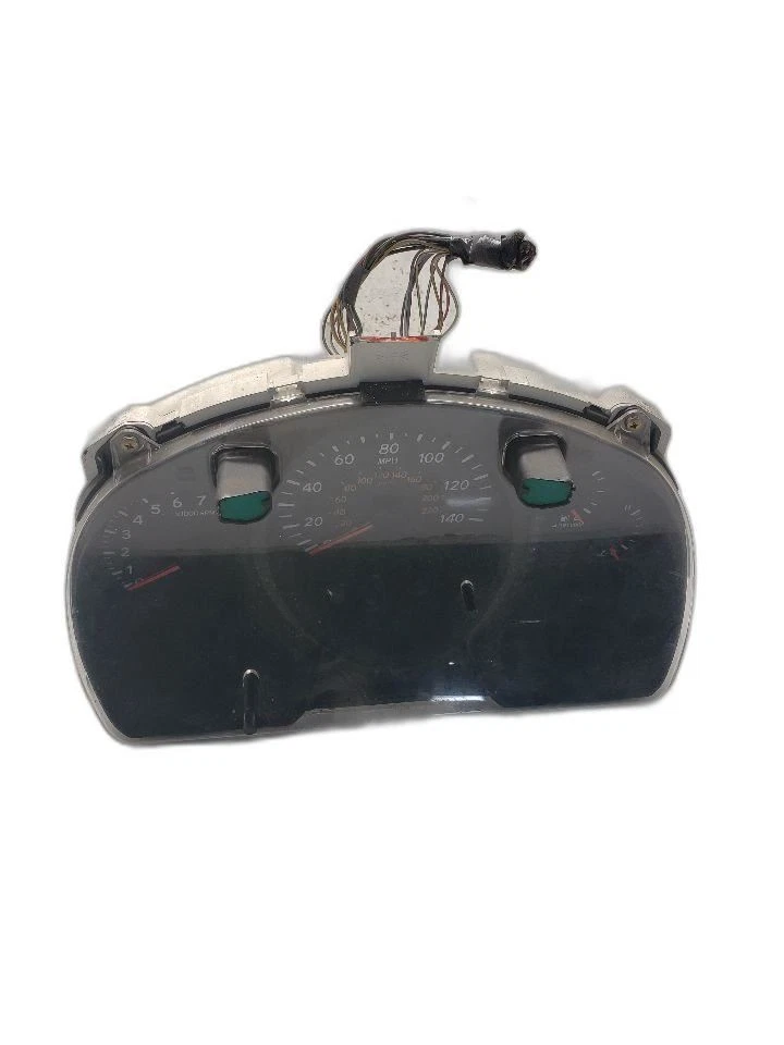 Кластер спидометра для рынка США подходит для 01-03 HIGHLANDER 1348684 - Изображение 1 из 4