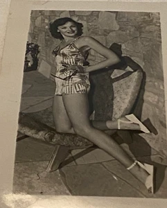 Anne Rutherford 2.5x 4 Black and White Swimsuit Photo - Picture 1 of 2
