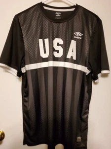 Umbro Team USA Fußball schwarz/grau/weiß Kurzarm Pullover Trikot Shirt Gr. LG - Bild 1 von 5
