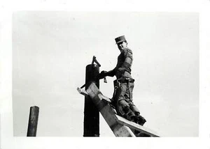 Foto instantánea en blanco y negro 1960 Corea Ejército de EE. UU. polo utilitario 127 batallón de señal - Imagen 1 de 2